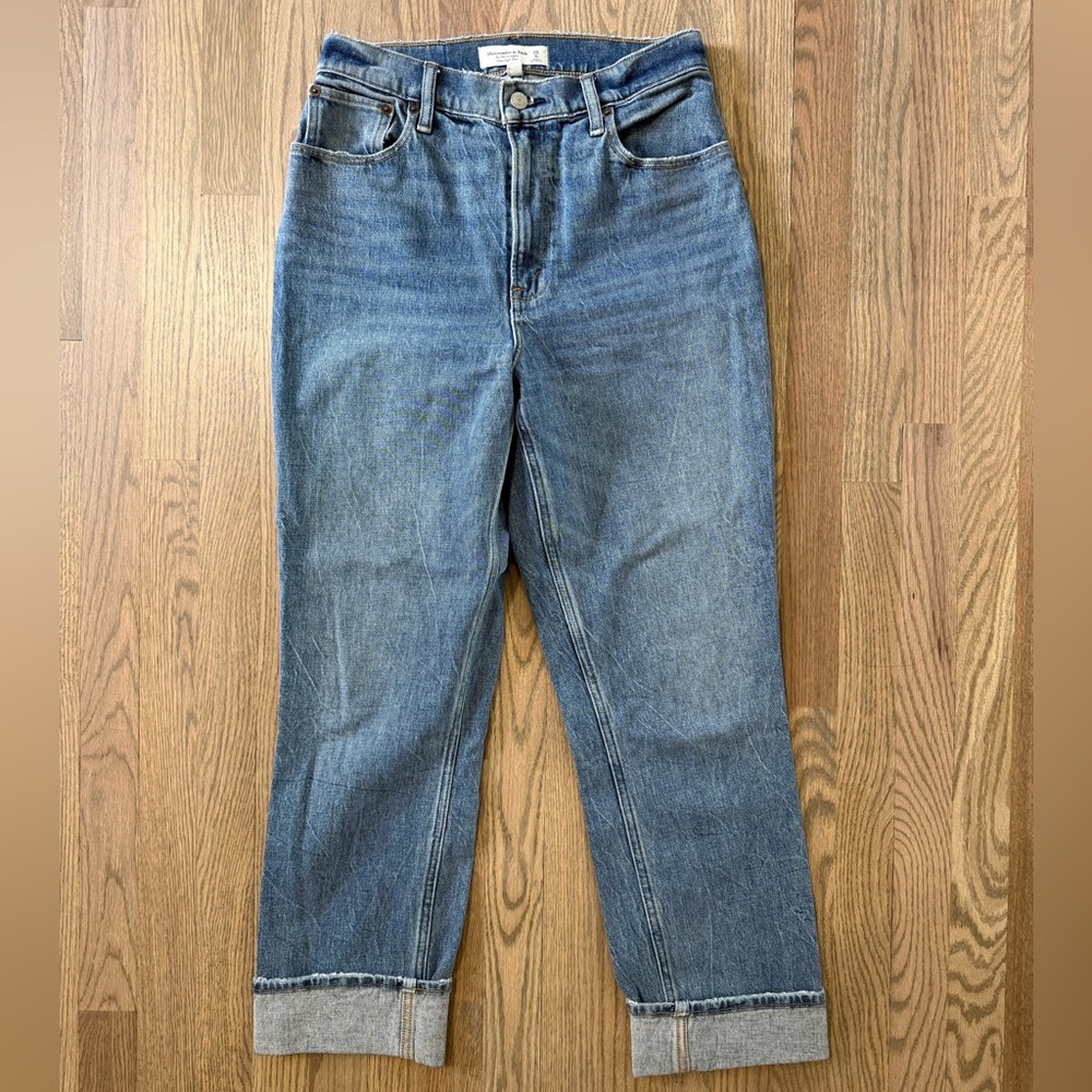 Abercrombie & Fitch Curve Love Light Blue Cropped Jeans